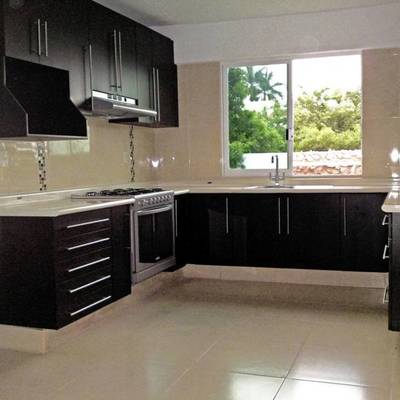 Cozinha de uma obra concluída 