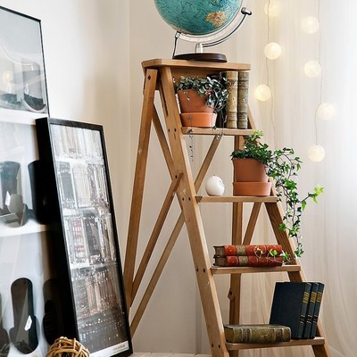 Decoração de quarto com mapa mundi